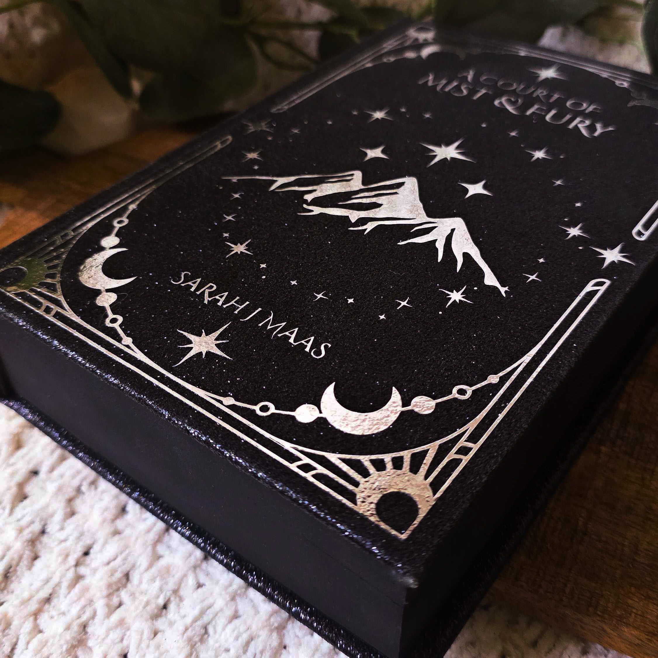 A Court of Thorns and Roses Series by Sarah J. Maas | Black Glitter Edition