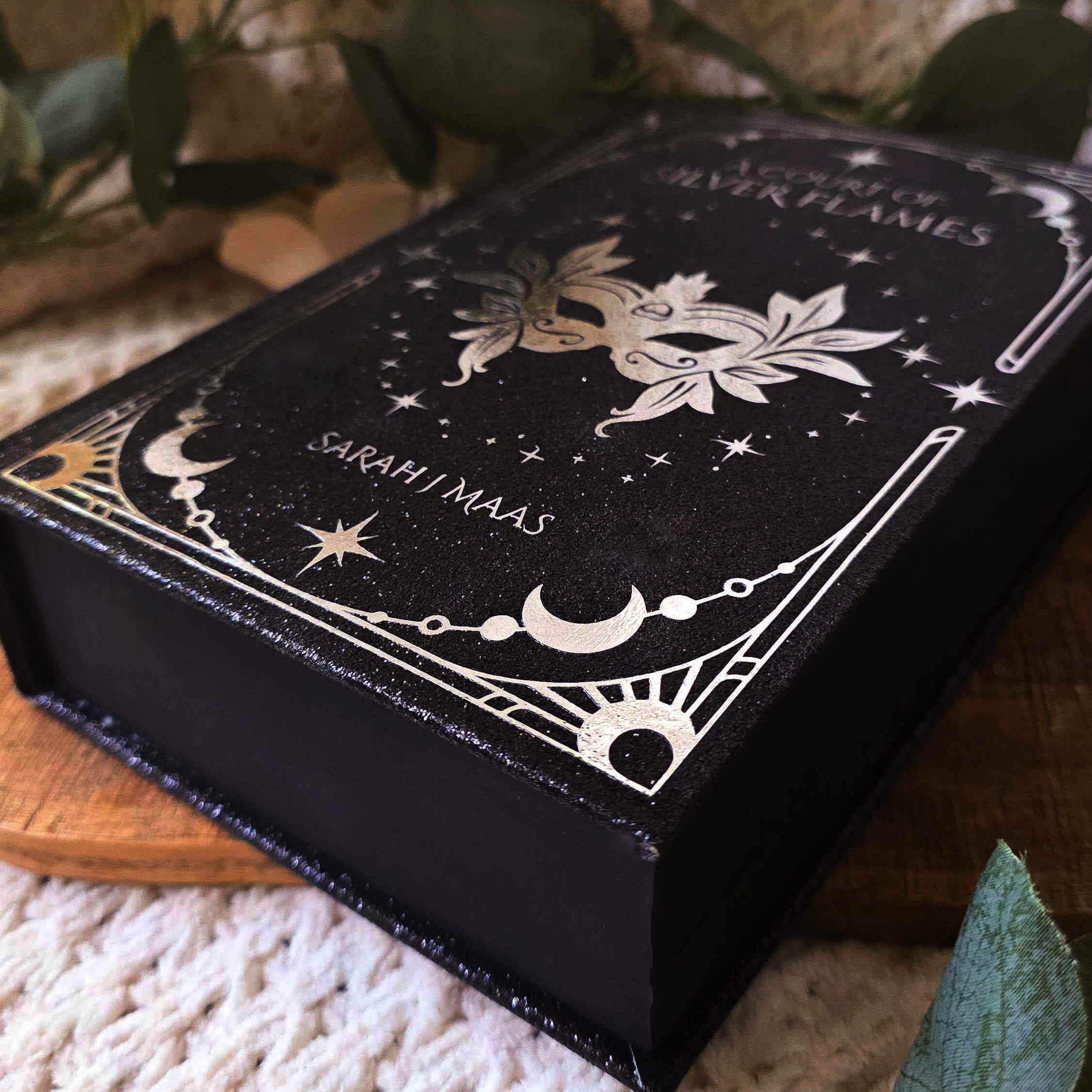 A Court of Thorns and Roses Series by Sarah J. Maas | Black Glitter Edition
